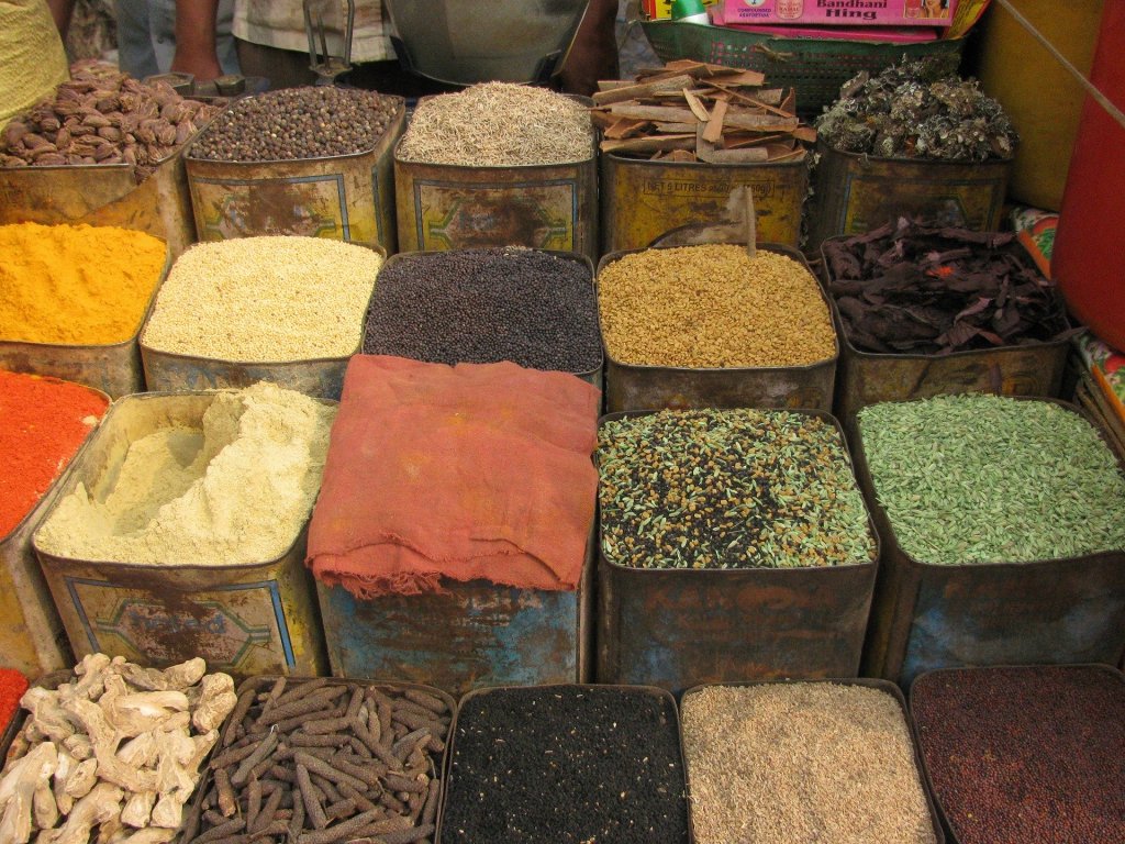 Image of spice market showing heritage diet ingredients